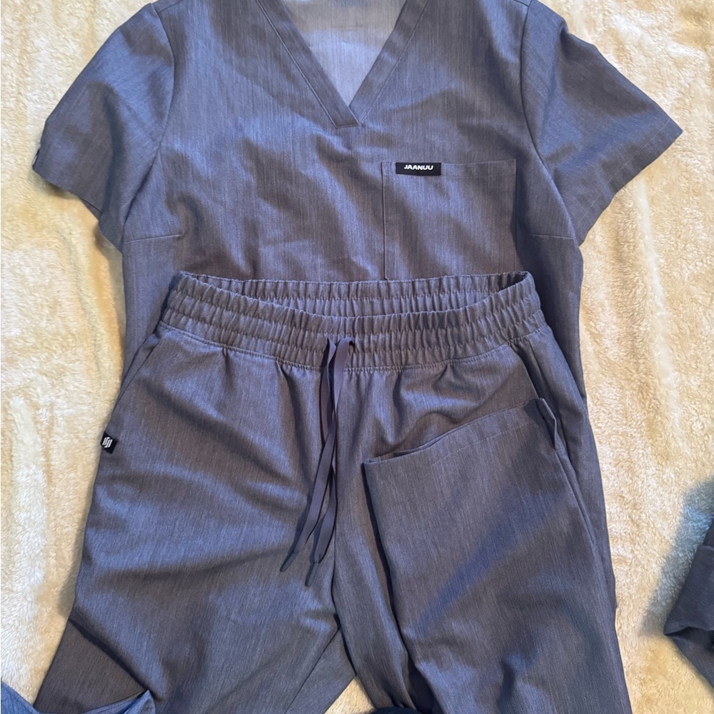Gray Women's scrubs size small